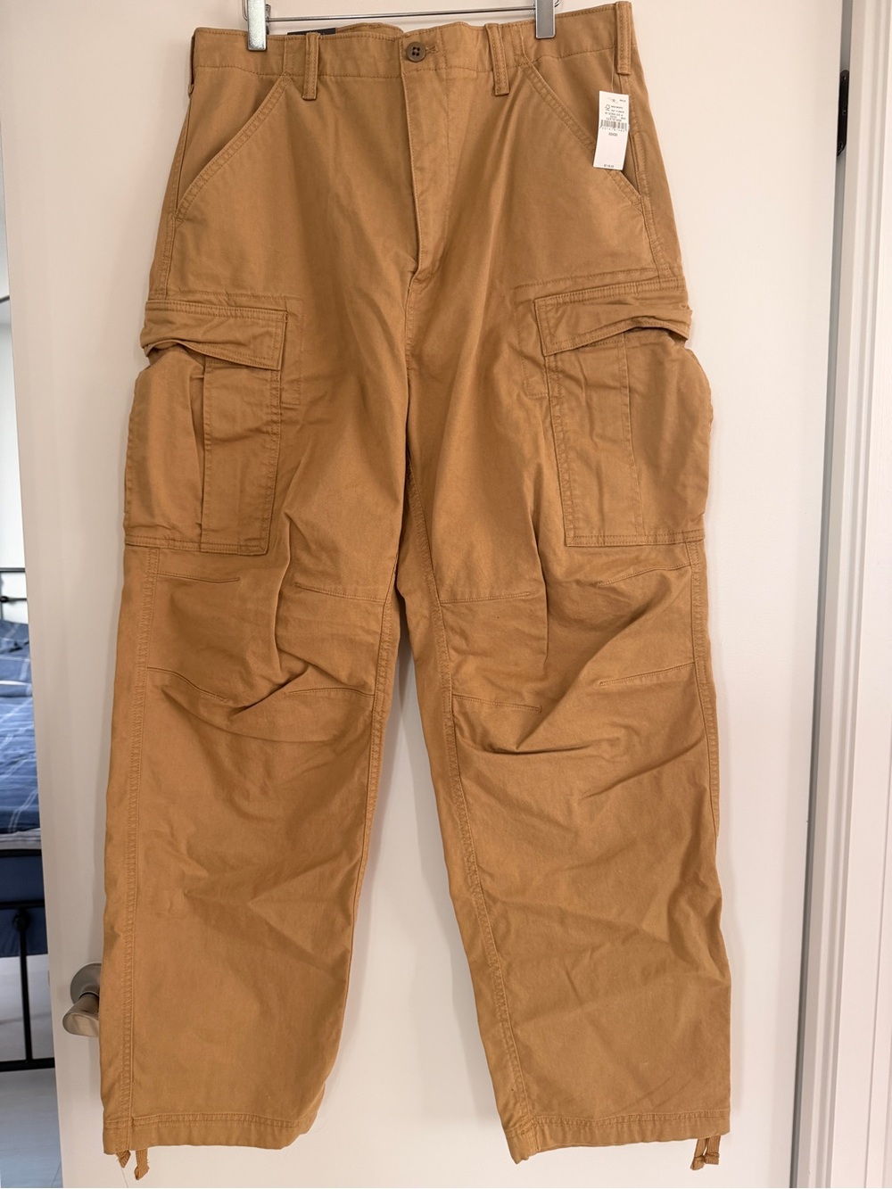 GAP Men's Cargo Pants - Tan Utility Style